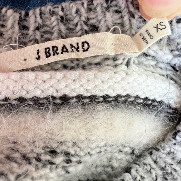 J Brand White Grey Striped Alpaca Wool Pullover Crewneck Sweater Size XS - Picture 4 of 6